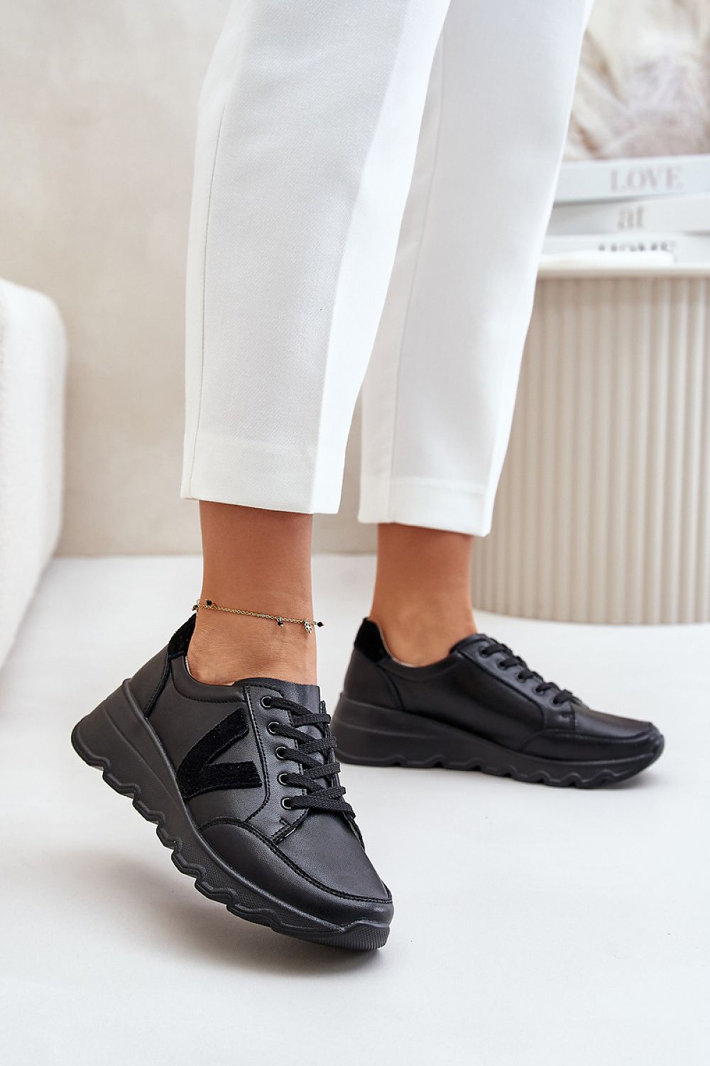 Vinceza Lightweight Women's Sports Shoes in Natural Leather – Modern Comfort & Style