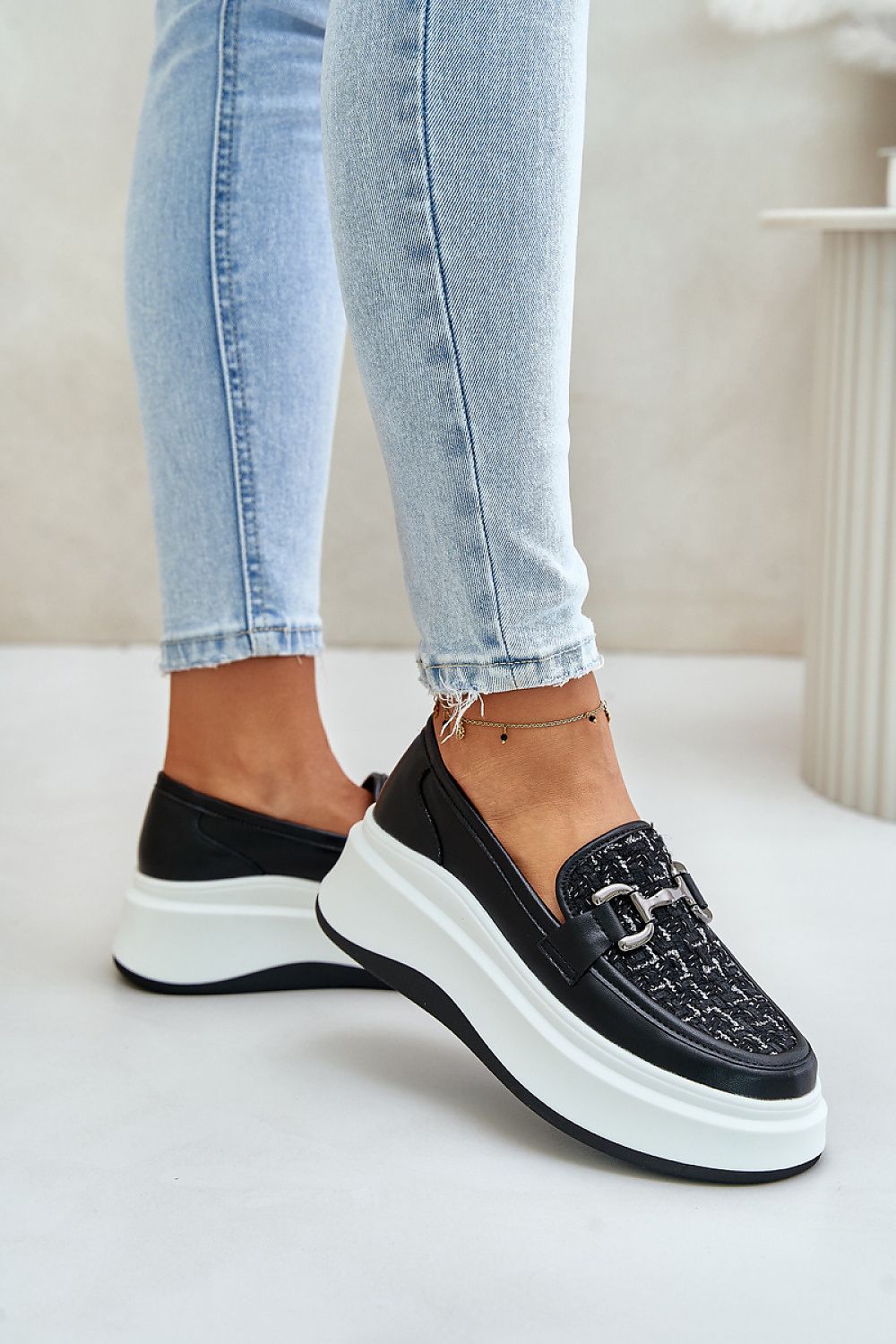 Elegant Women's Natural Leather Moccasins with Platform - Sizes EU 36 to 40 - Classic Style