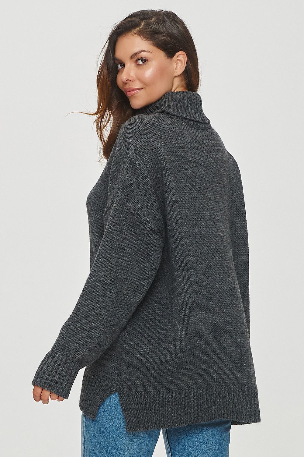 Luxury Women's Turtleneck Sweater by Makadamia - One Size, Soft Acrylic Blend, Casual Style with Pockets