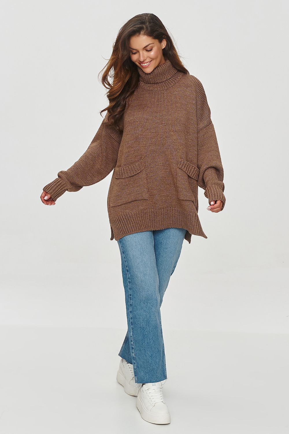 Luxury Women's Turtleneck Sweater by Makadamia - One Size, Soft Acrylic Blend, Casual Style with Pockets