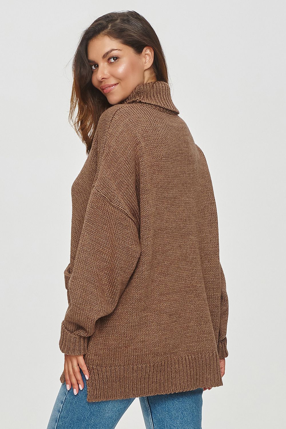 Luxury Women's Turtleneck Sweater by Makadamia - One Size, Soft Acrylic Blend, Casual Style with Pockets