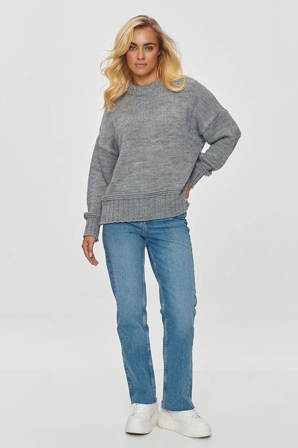 Luxury Women's Makadamia Loose Fit Sweater, Sizes EU 0, Soft Acrylic Blend, Versatile Style Options