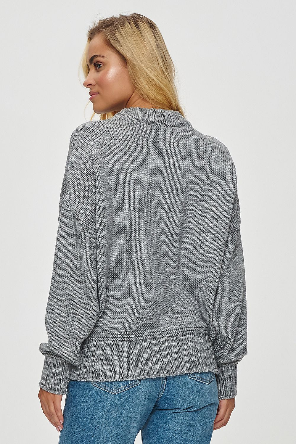 Luxury Women's Makadamia Loose Fit Sweater, Sizes EU 0, Soft Acrylic Blend, Versatile Style Options