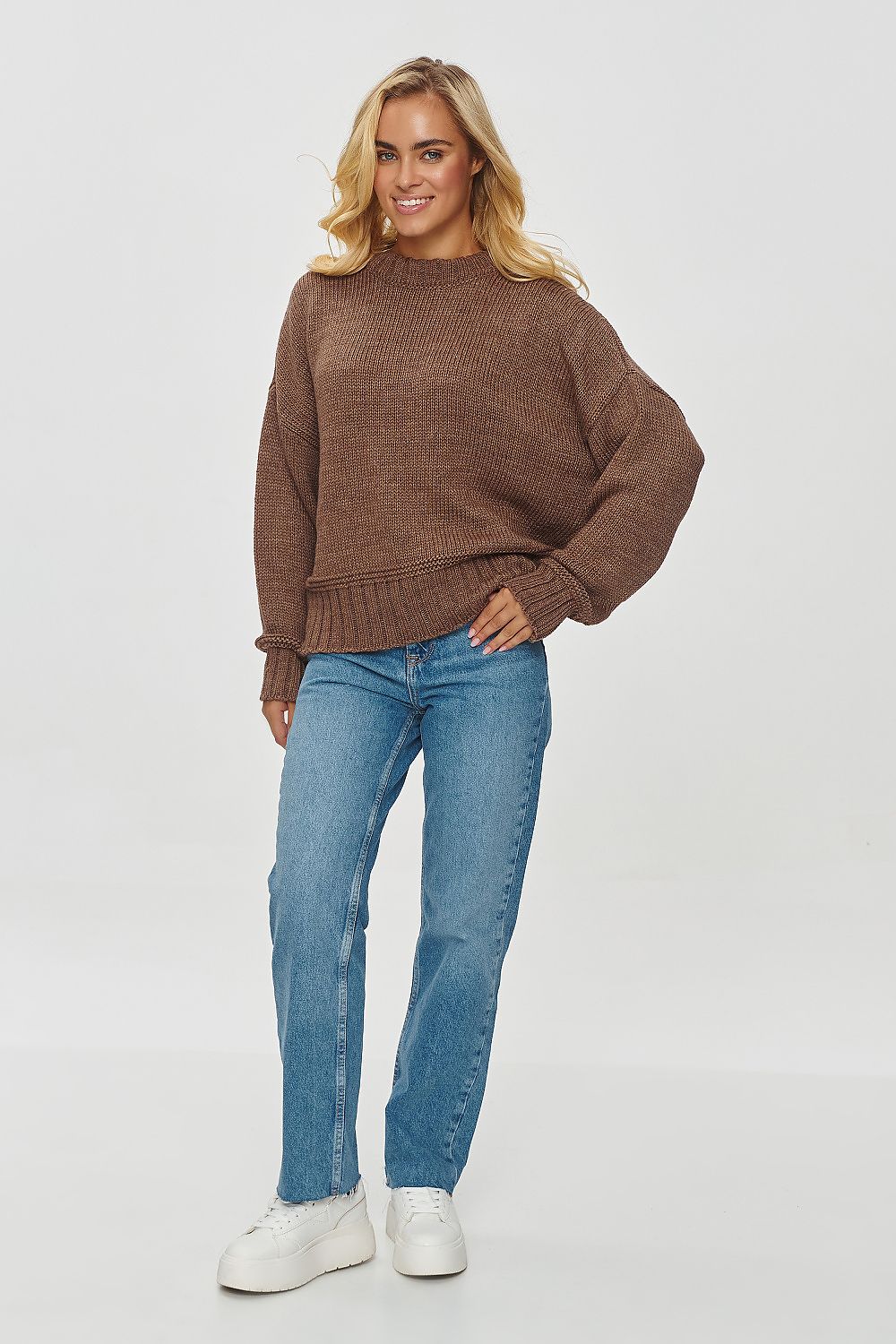 Luxury Women's Makadamia Loose Fit Sweater, Sizes EU 0, Soft Acrylic Blend, Versatile Style Options
