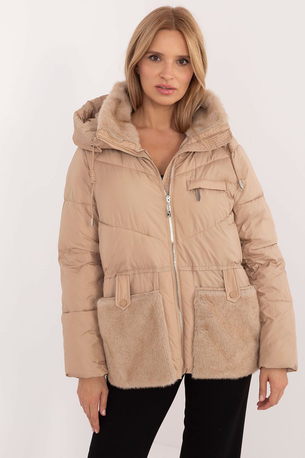 Luxury Women's Quilted Jacket With Hood - Sizes S to XL - High-Quality Polyester for Comfort