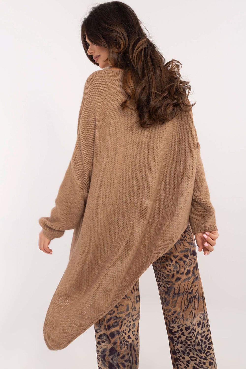 Och Bella Women's Asymmetrical Hem Sweater - EU 0, Casual Comfort in Premium Wool Blend