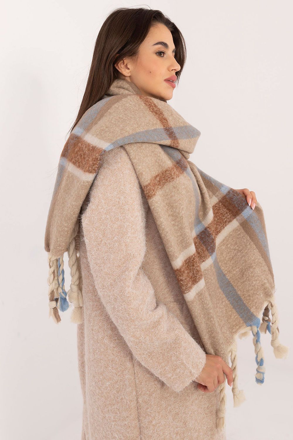 Elegant 180cm Long Check Pattern Polyester Scarf with Tassels for Winter Warmth