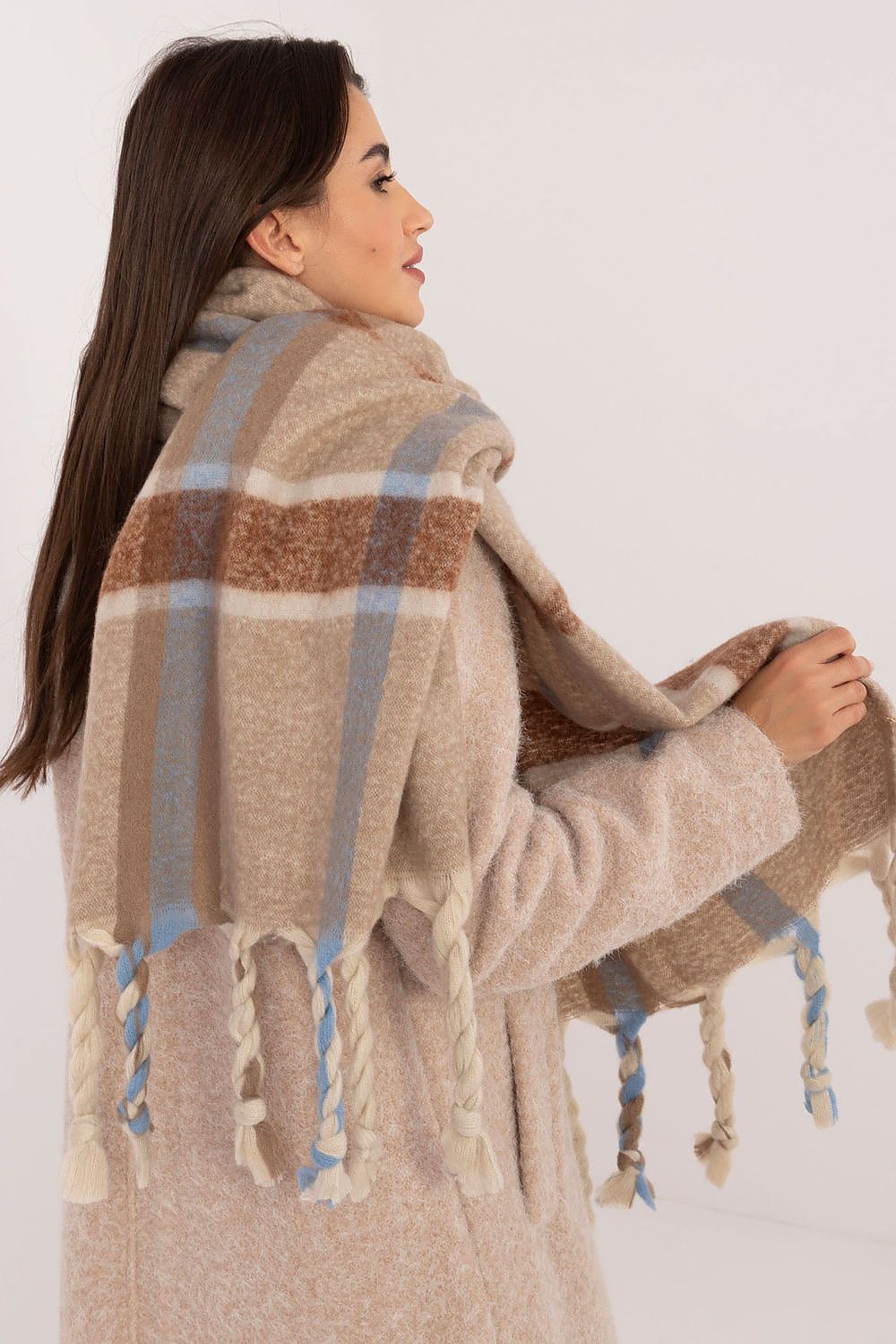 Elegant 180cm Long Check Pattern Polyester Scarf with Tassels for Winter Warmth