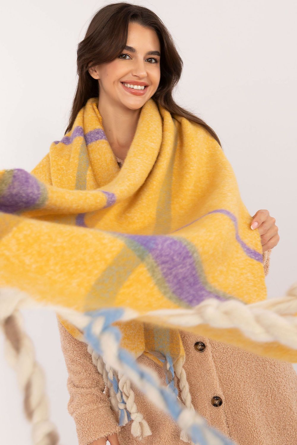 Elegant 180cm Long Check Pattern Polyester Scarf with Tassels for Winter Warmth