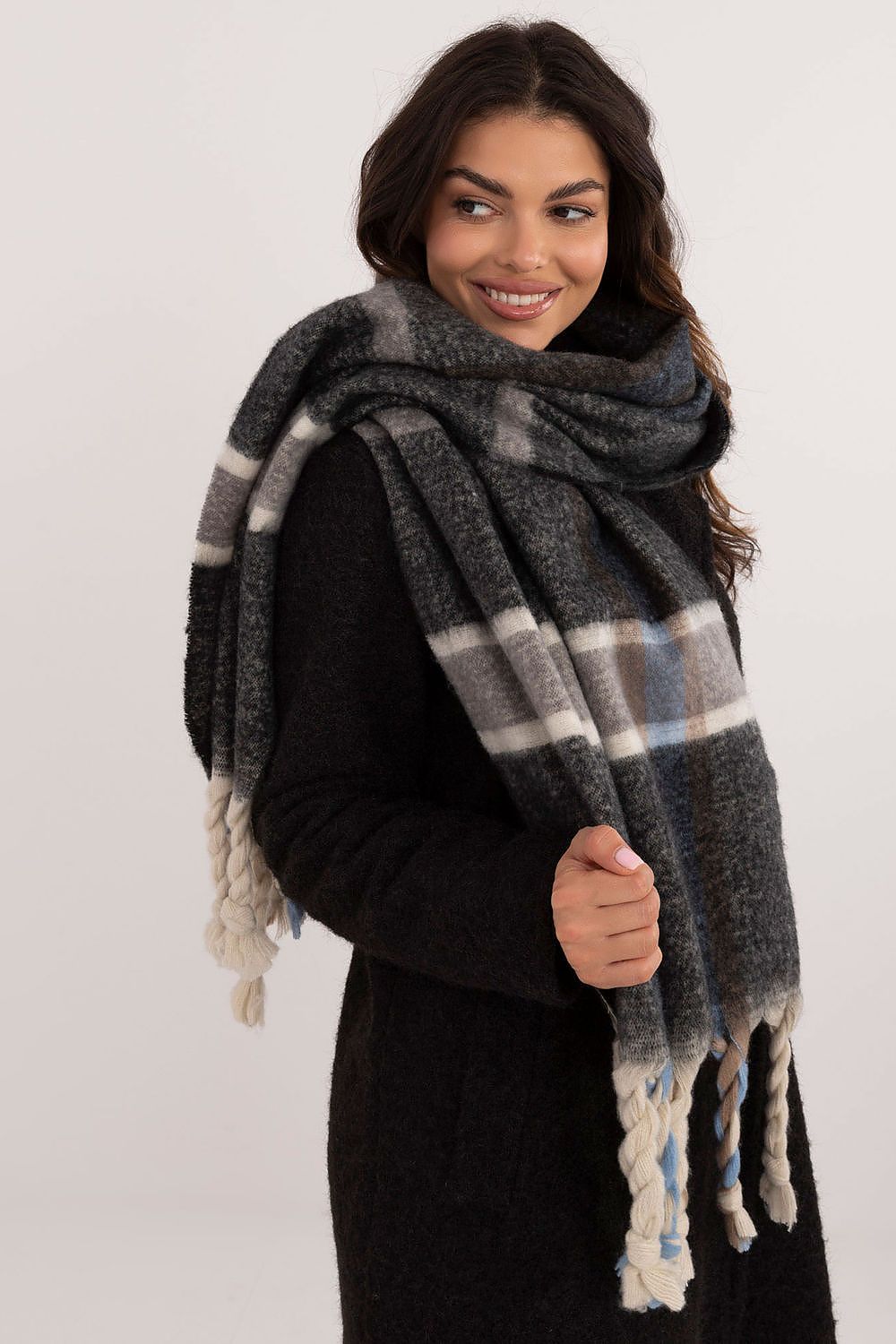 Elegant 180cm Long Check Pattern Polyester Scarf with Tassels for Winter Warmth