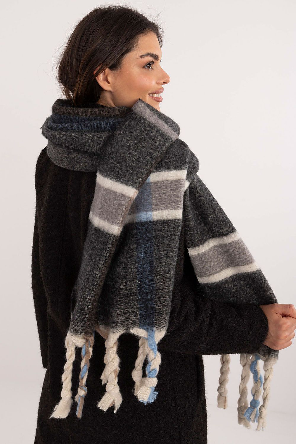 Elegant 180cm Long Check Pattern Polyester Scarf with Tassels for Winter Warmth
