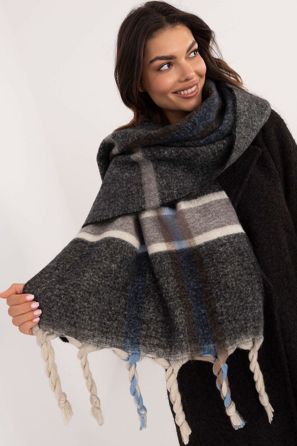 Elegant 180cm Long Check Pattern Polyester Scarf with Tassels for Winter Warmth