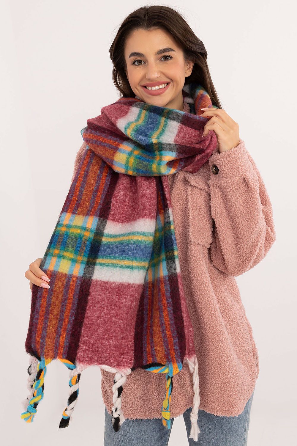 Elegant 182Cm Check Pattern Polyester Scarf with Decorative Tassels for Winter Style