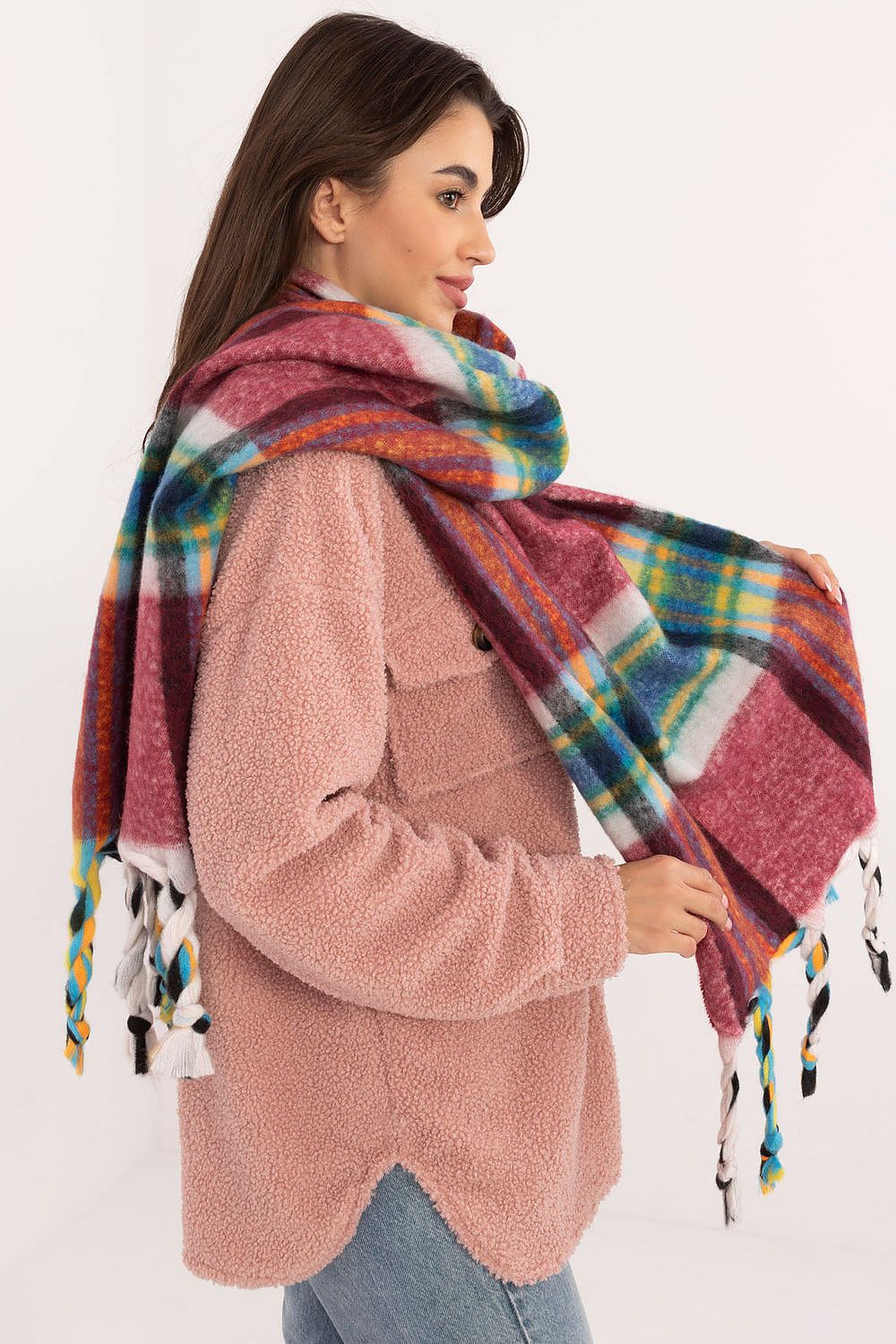 Elegant 182Cm Check Pattern Polyester Scarf with Decorative Tassels for Winter Style
