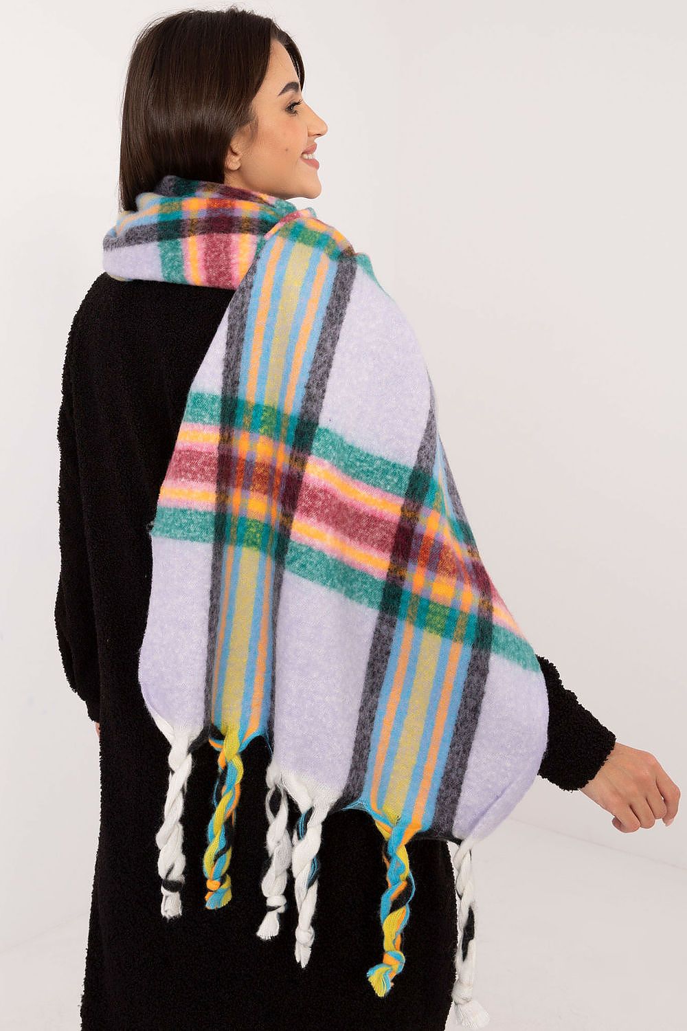 Elegant 182Cm Check Pattern Polyester Scarf with Decorative Tassels for Winter Style