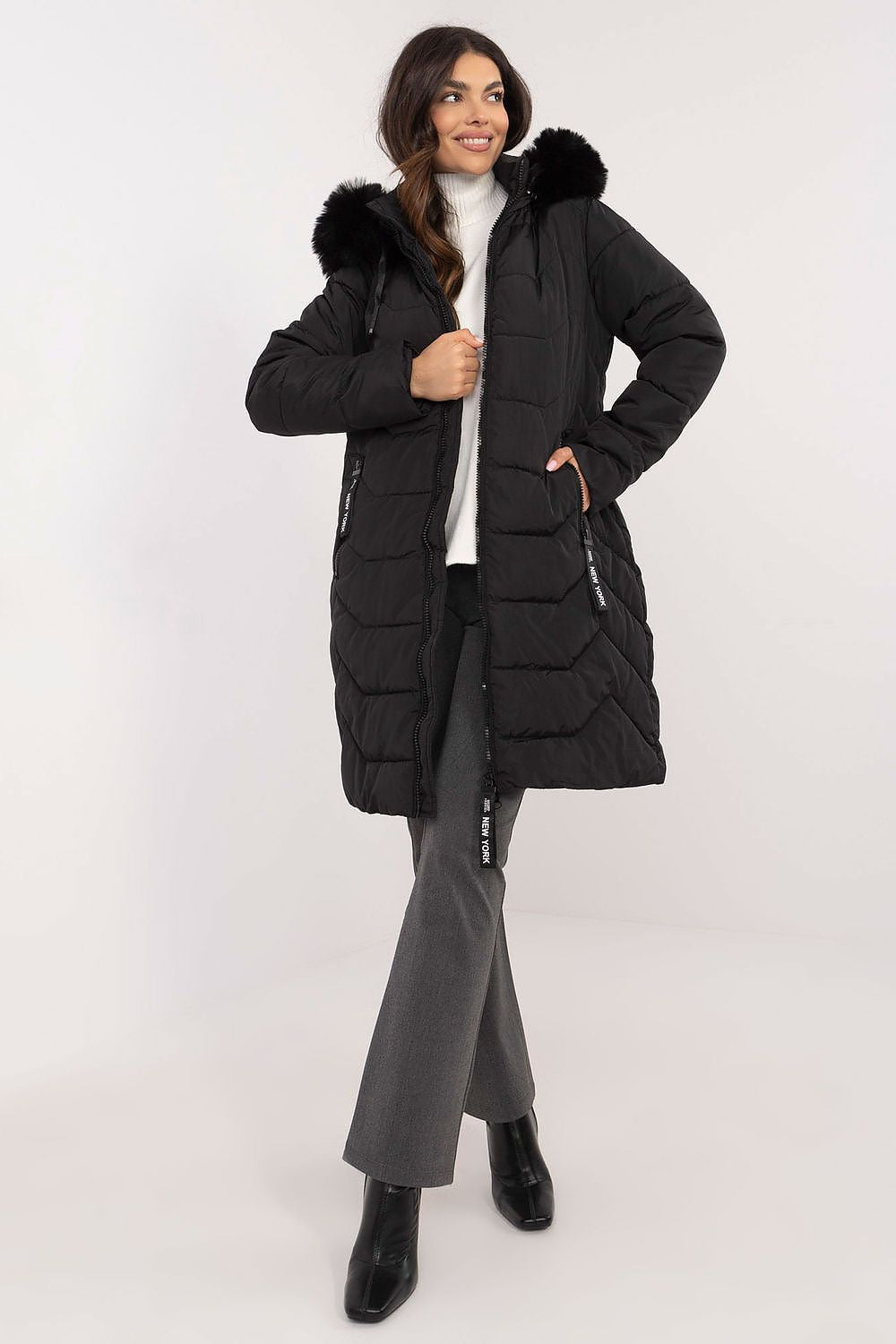 Luxury Women's Quilted Down Jacket with Detachable Fur Hood, Sizes S-XXL for Autumn/Winter