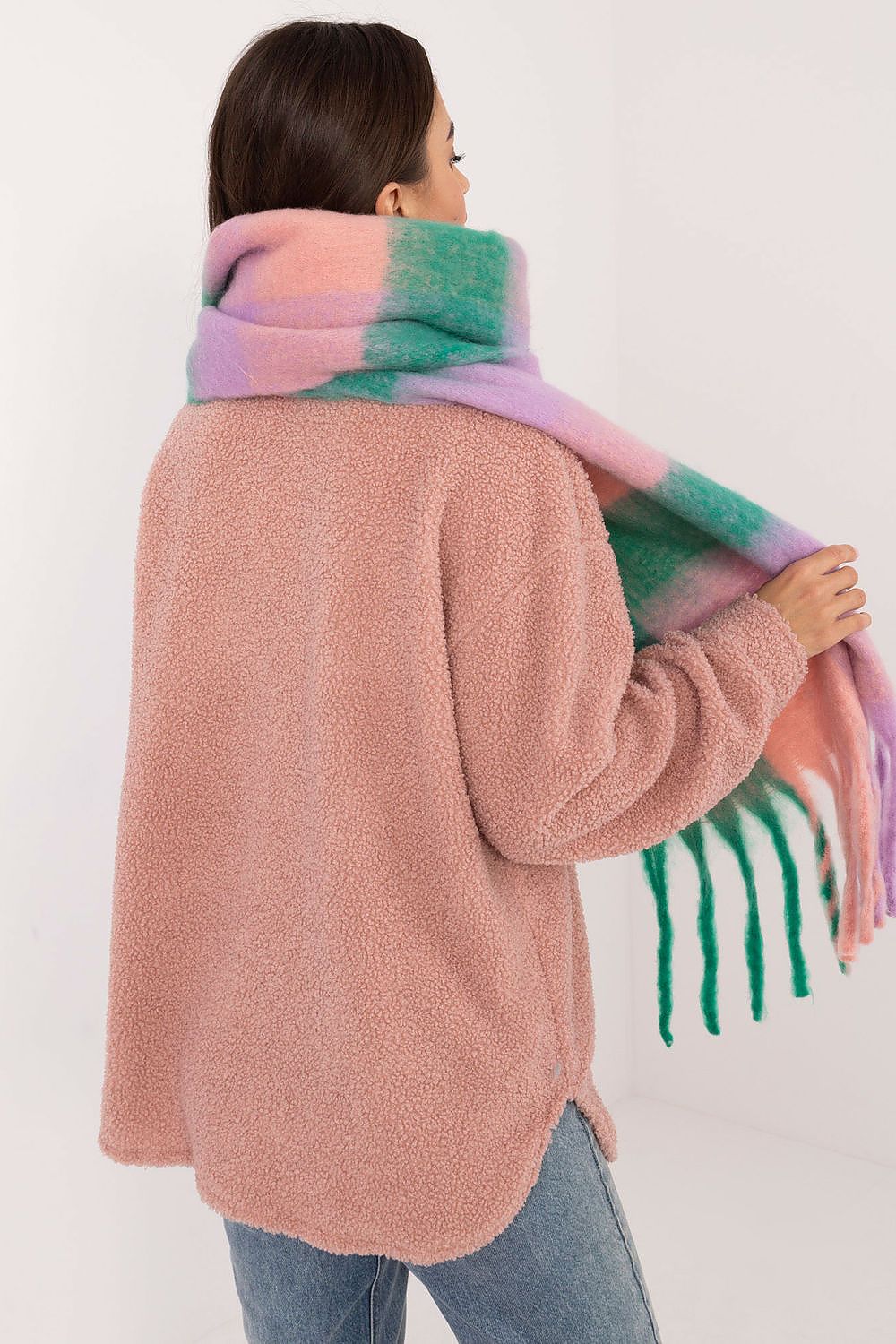 Elegant 220Cm Polyester Scarf with Classic Check Pattern and Decorative Tassels
