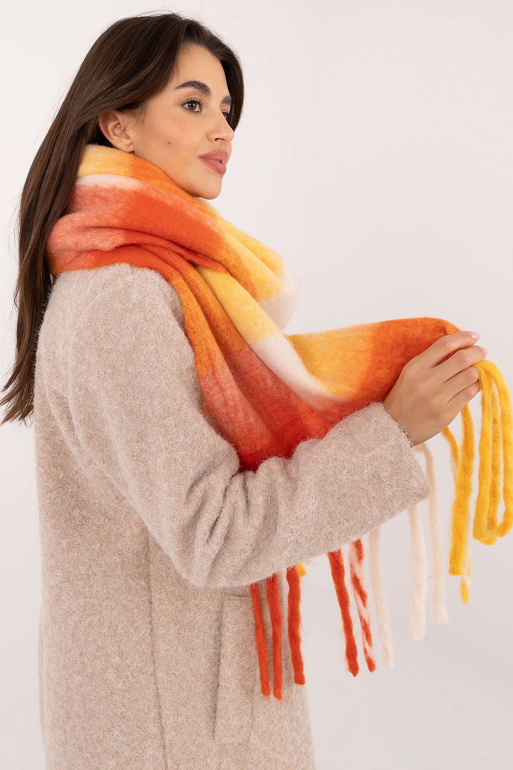 Elegant 220Cm Polyester Scarf with Classic Check Pattern and Decorative Tassels