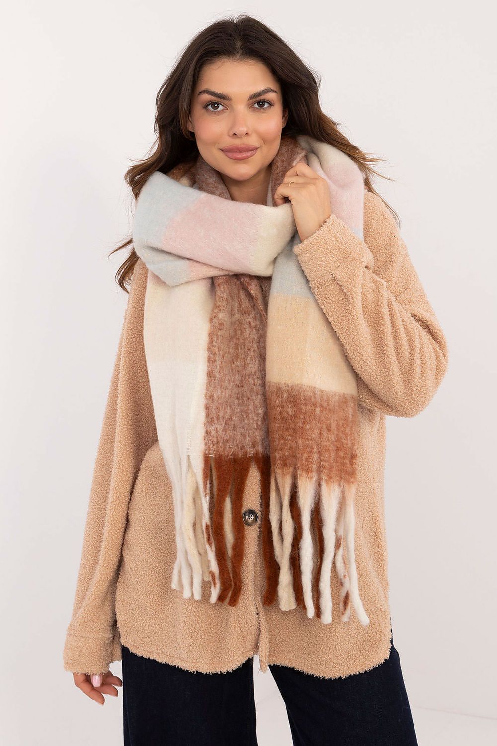 Elegant 220Cm Polyester Scarf with Classic Check Pattern and Decorative Tassels