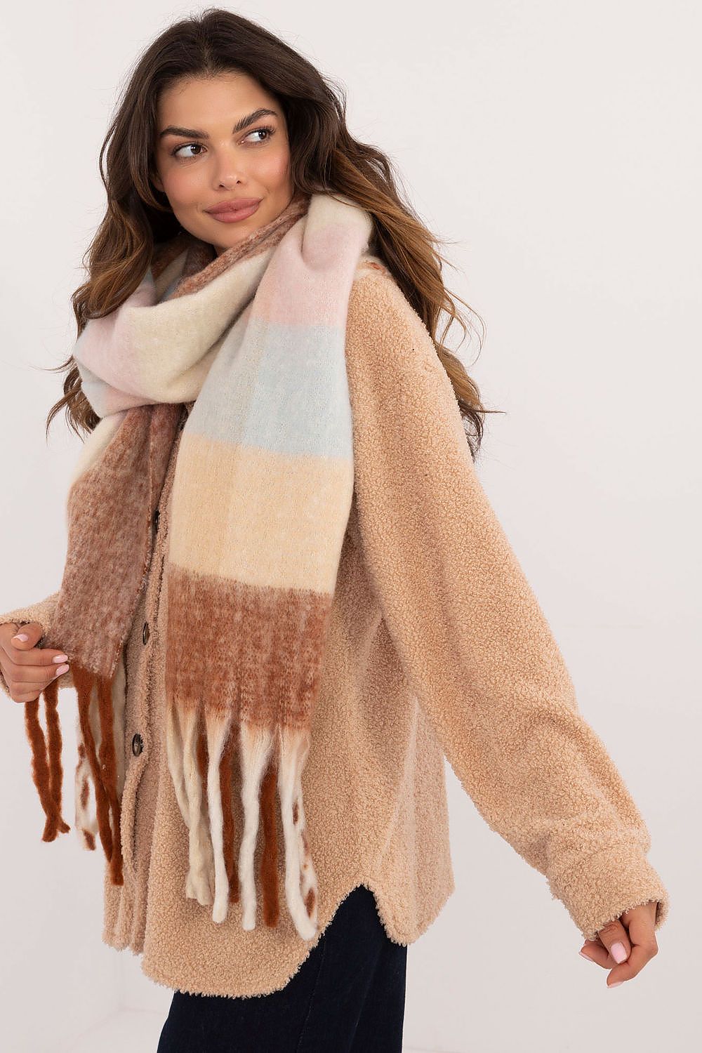 Elegant 220Cm Polyester Scarf with Classic Check Pattern and Decorative Tassels