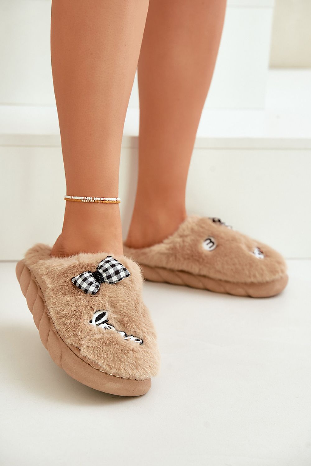 Luxury Fur Women's Slippers with Stylish Patches and Bow – Sizes EU 36/37 to 40/41