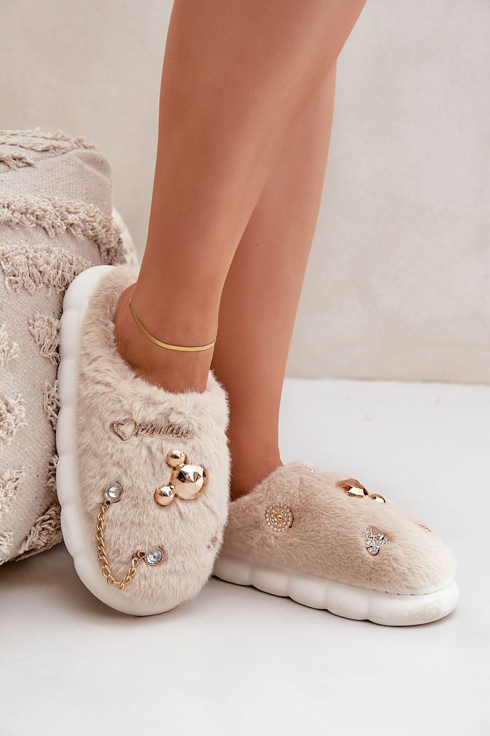 Luxury Women's Fur Slippers with Embellishments, EU 36/37 - 40/41 | US 6 - 10, Soft & Warm Comfort