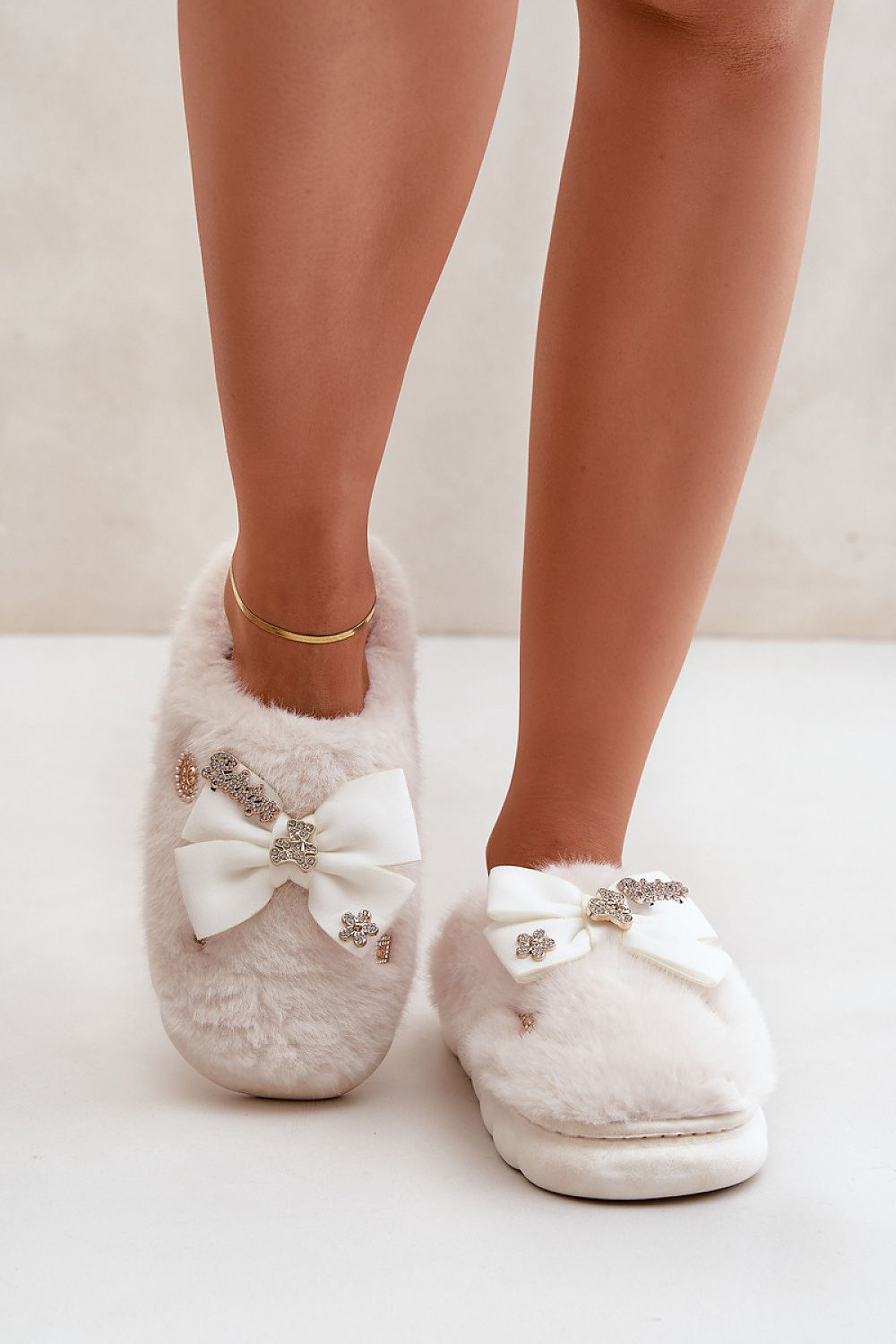 Luxurious Furry Slippers - Soft Comfort With Stylish Buttons & Bow | EU 36-41 & US 6-10