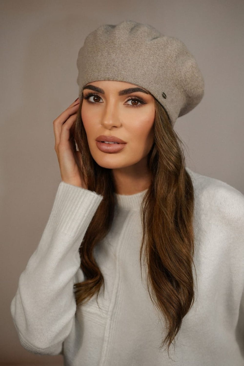 Premium Elegant Kamea Women's Wool Beret in Rich Burgundy, Classic Winter Accessory