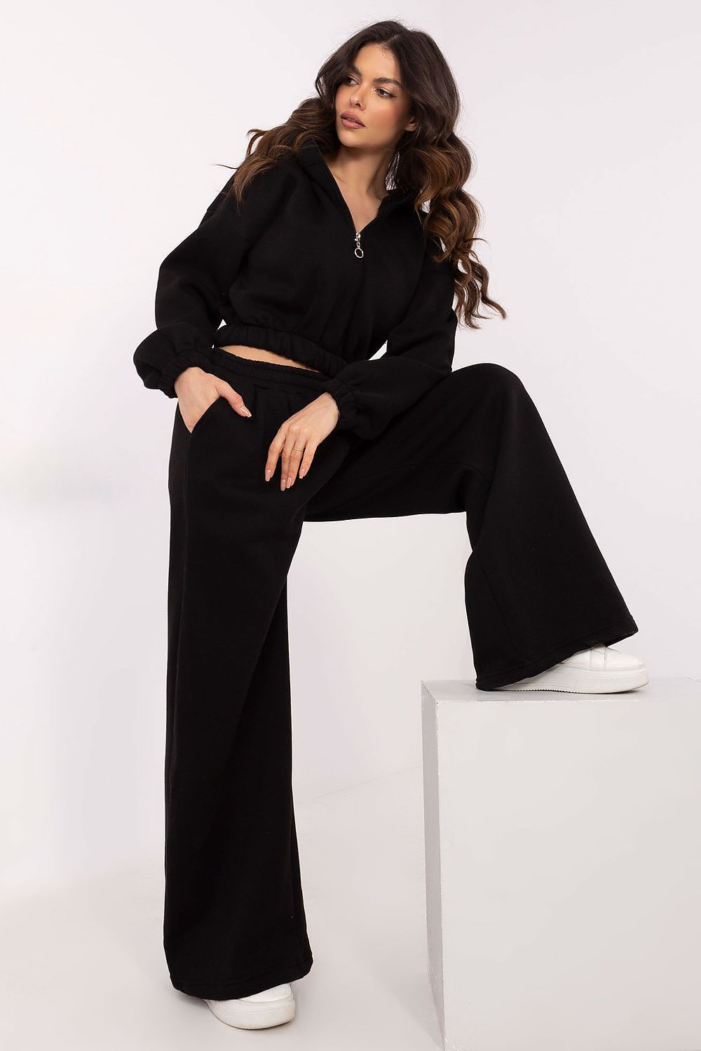 Luxury Women's Tracksuit Set in Size EU 0 - Stylish Hoodie with Wide-Leg Pants, Comfortable Fit
