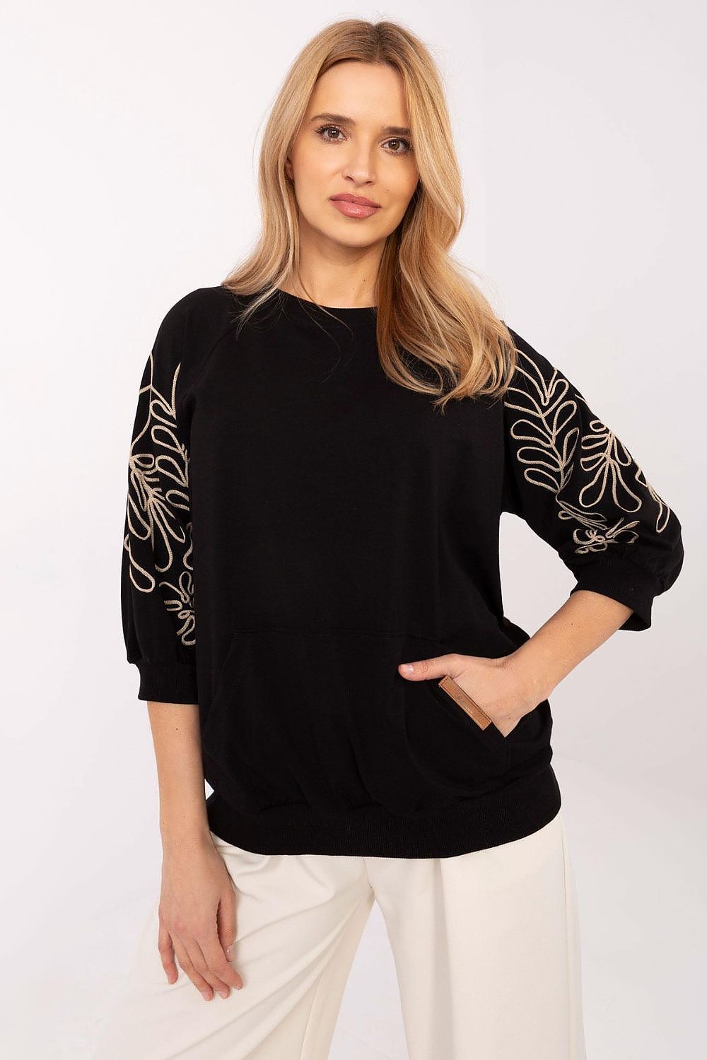 Elegant Women's 3/4 Sleeve Sweatshirt with Kangaroo Pocket, Embroidered Leaf Patterns - Size EU 0