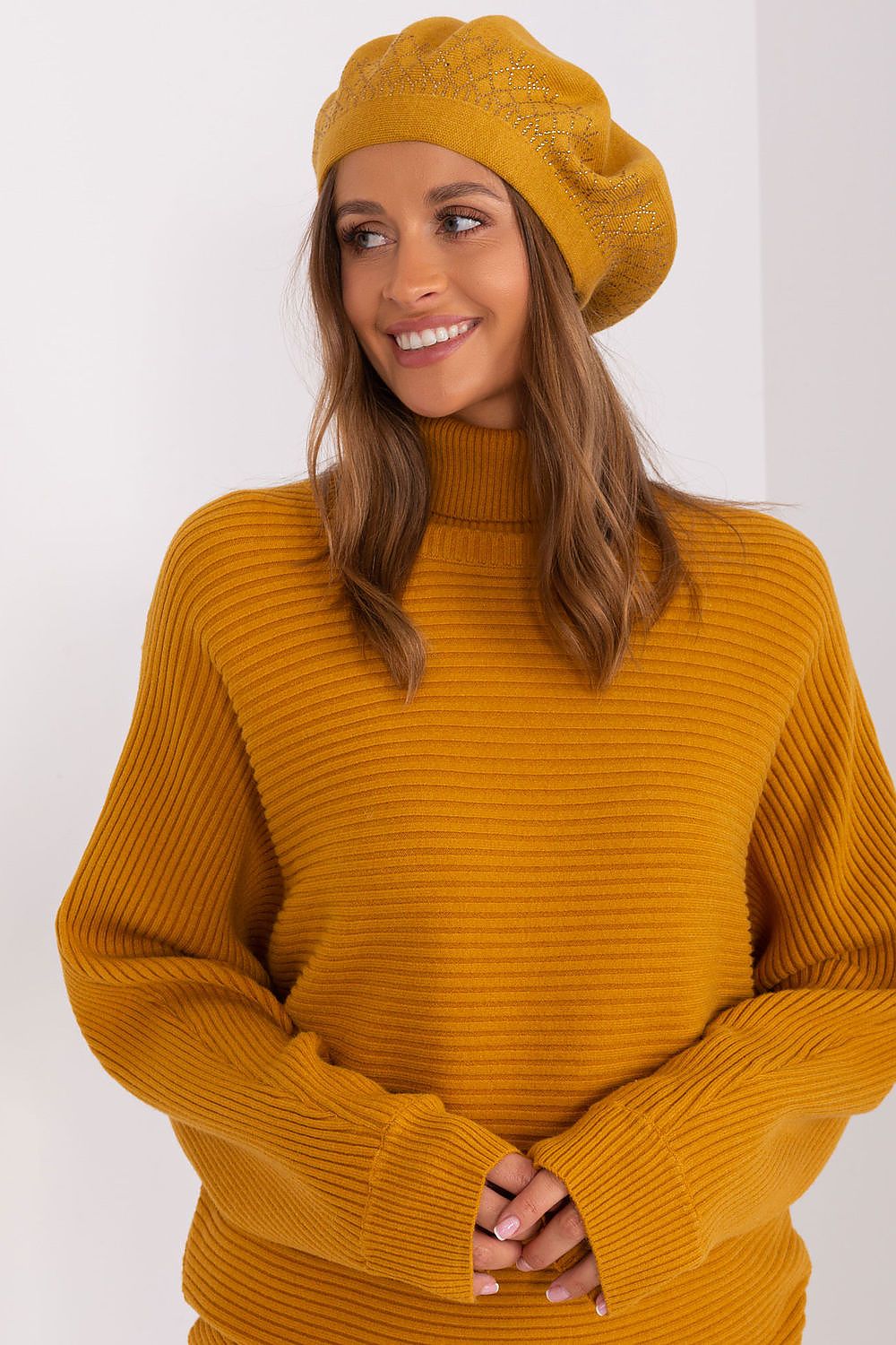 Elegant Shiny Beret Hat for Women – Soft Acrylic, Cotton & Cashmere Blend, Stylish Accessory