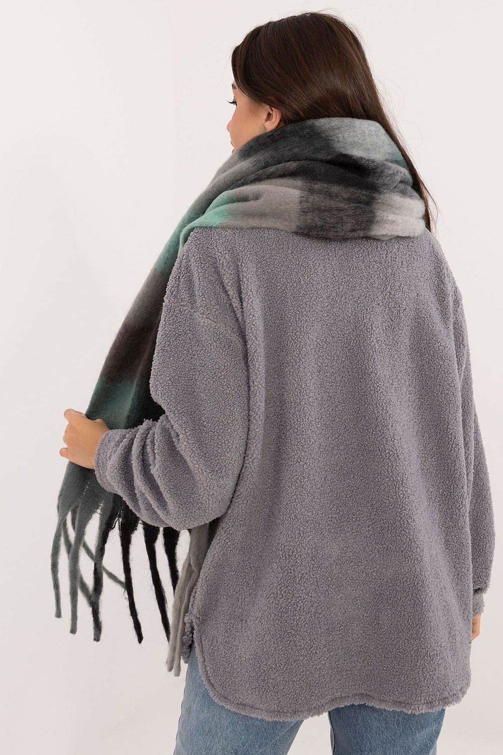 Elegant 220Cm Polyester Scarf with Classic Check Pattern and Decorative Tassels