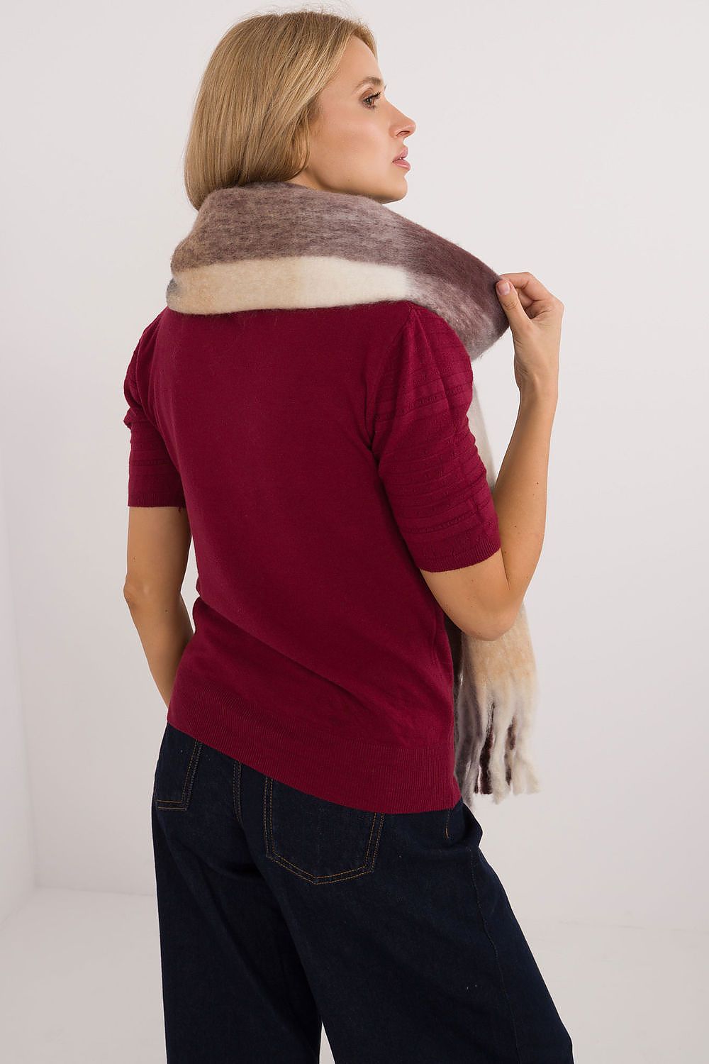 Elegant 220Cm Polyester Scarf with Classic Check Pattern and Decorative Tassels