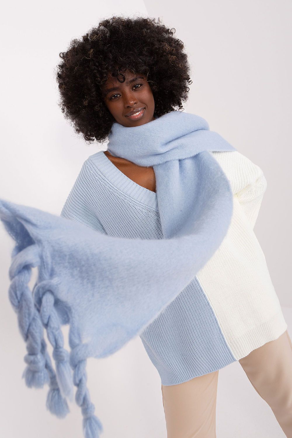 Luxurious 210 cm Long Polyester Shawl With Fringes – Chic Autumn-Winter Scarf