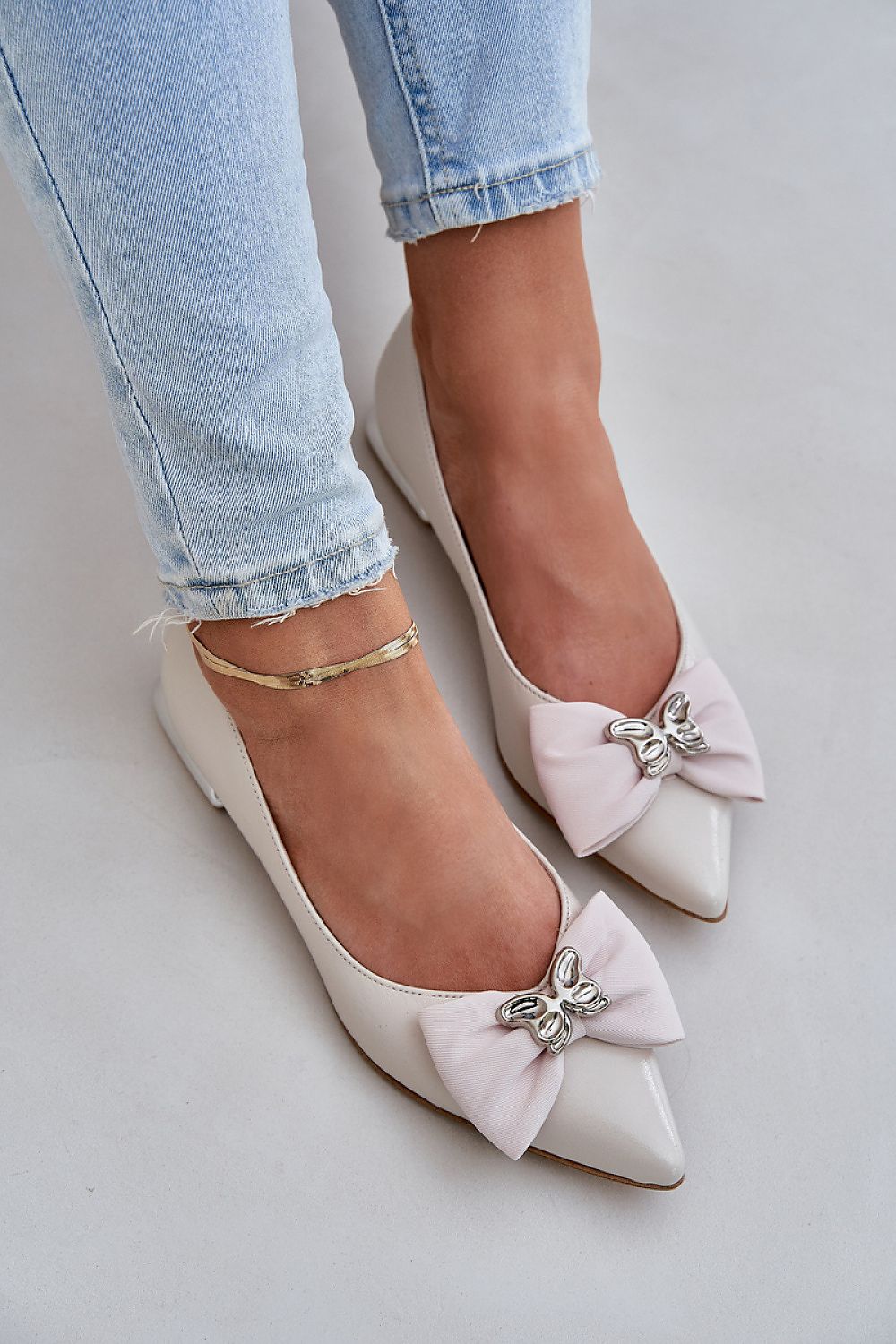 Elegant Laura Messi Ballet Flats in Natural Leather with Block Heel, Sizes EU 35-41