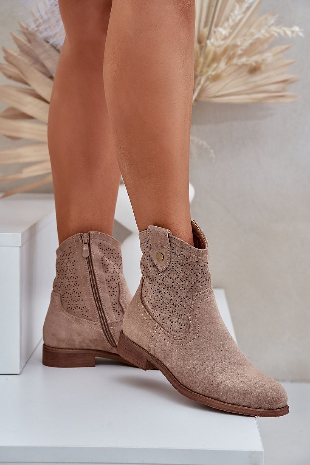 Elegant Eco Suede Boots with Lace Detail and Zipper - Sizes EU 36 to 41 - Comfort Wear