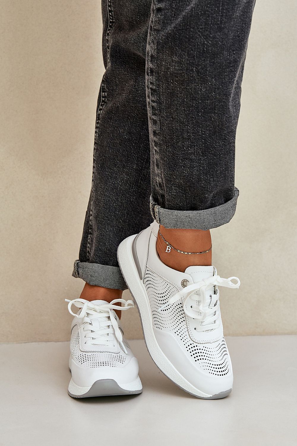 Elegant Women's Natural Leather Sports Shoes EU 36-41 with Comfortable Insole and Platform Design