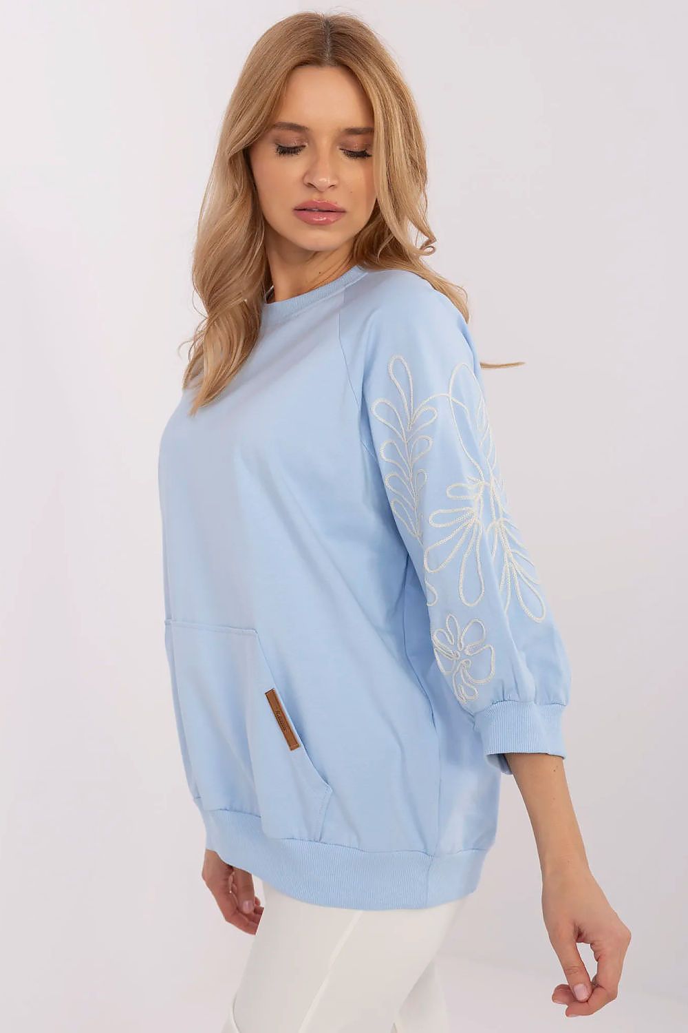 Elegant Women's 3/4 Sleeve Sweatshirt with Kangaroo Pocket, Embroidered Leaf Patterns - Size EU 0