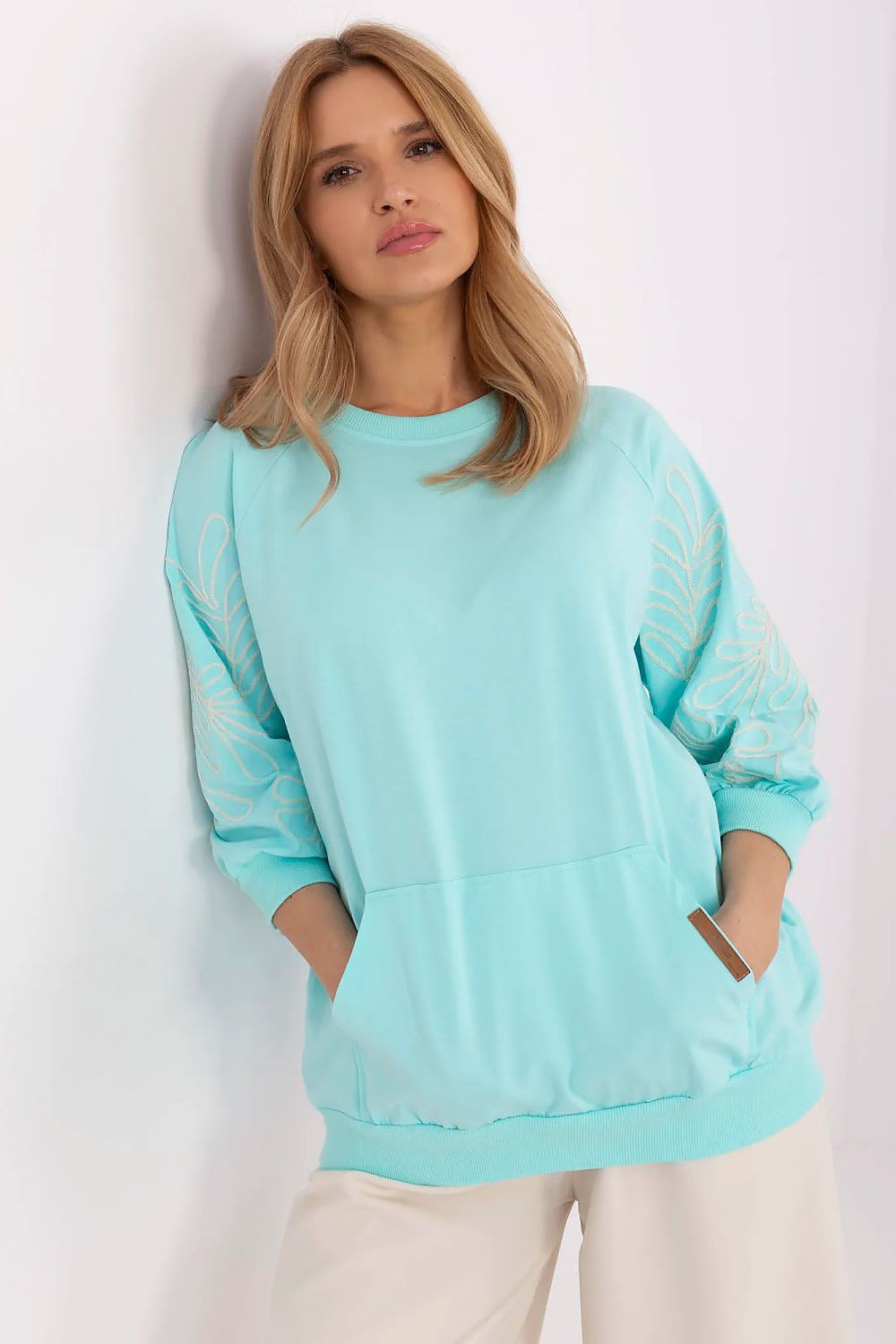Elegant Women's 3/4 Sleeve Sweatshirt with Kangaroo Pocket, Embroidered Leaf Patterns - Size EU 0
