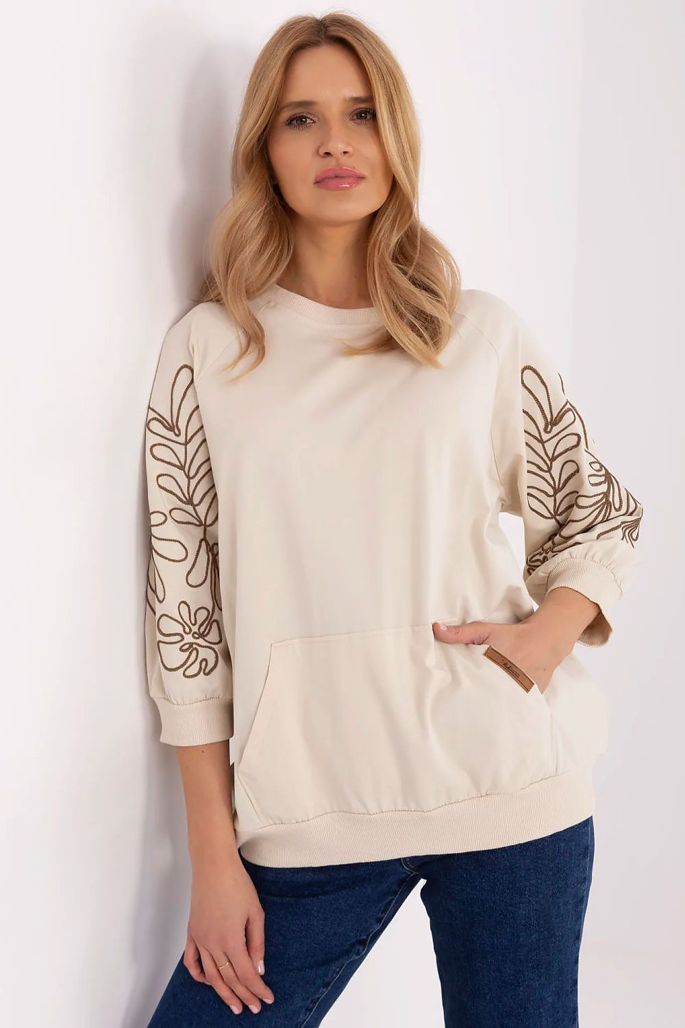 Elegant Women's 3/4 Sleeve Sweatshirt with Kangaroo Pocket, Embroidered Leaf Patterns - Size EU 0