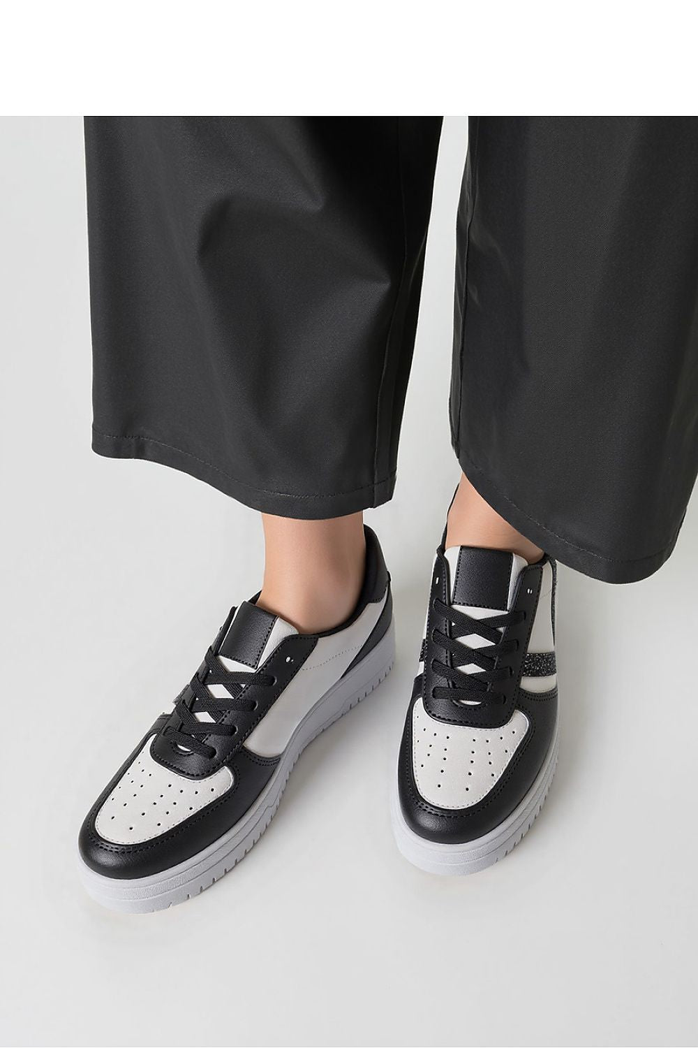 Inello LORENEX Black Sneakers - Modern Classic Design with Shiny Accents, Sizes 36-41
