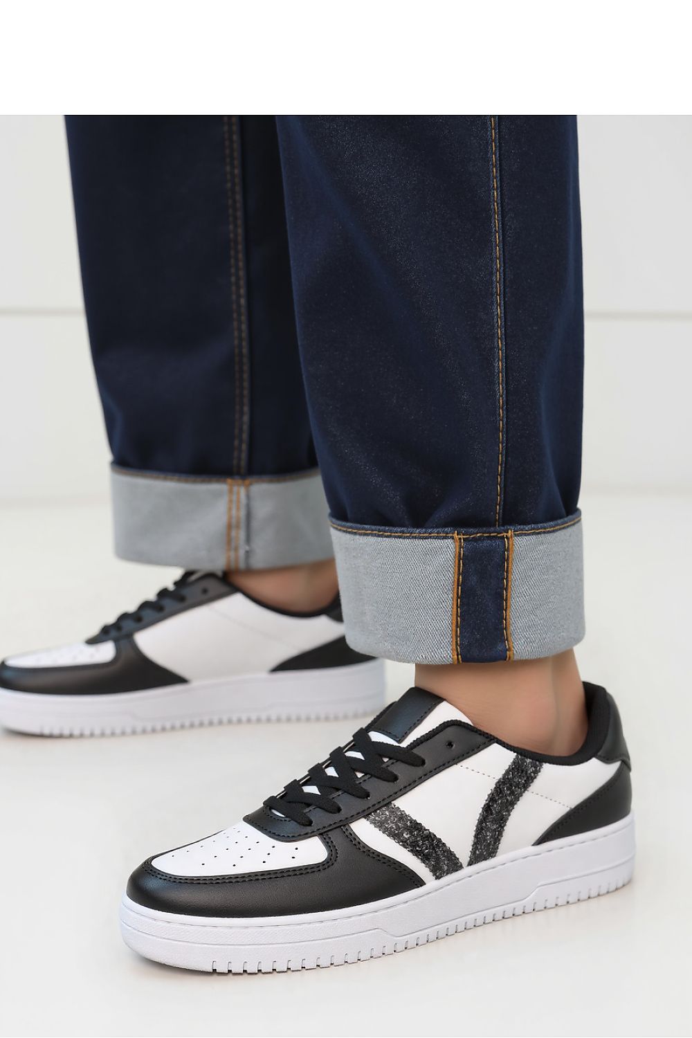 Inello LORENEX Black Sneakers - Modern Classic Design with Shiny Accents, Sizes 36-41
