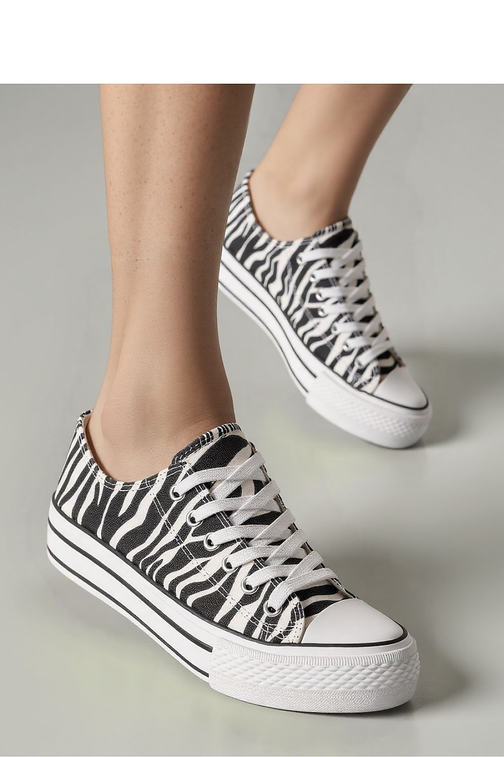 Inello Savana Zebra Sneakers - Lightweight Textile, Unique Animal Print Design for Streetwear Style