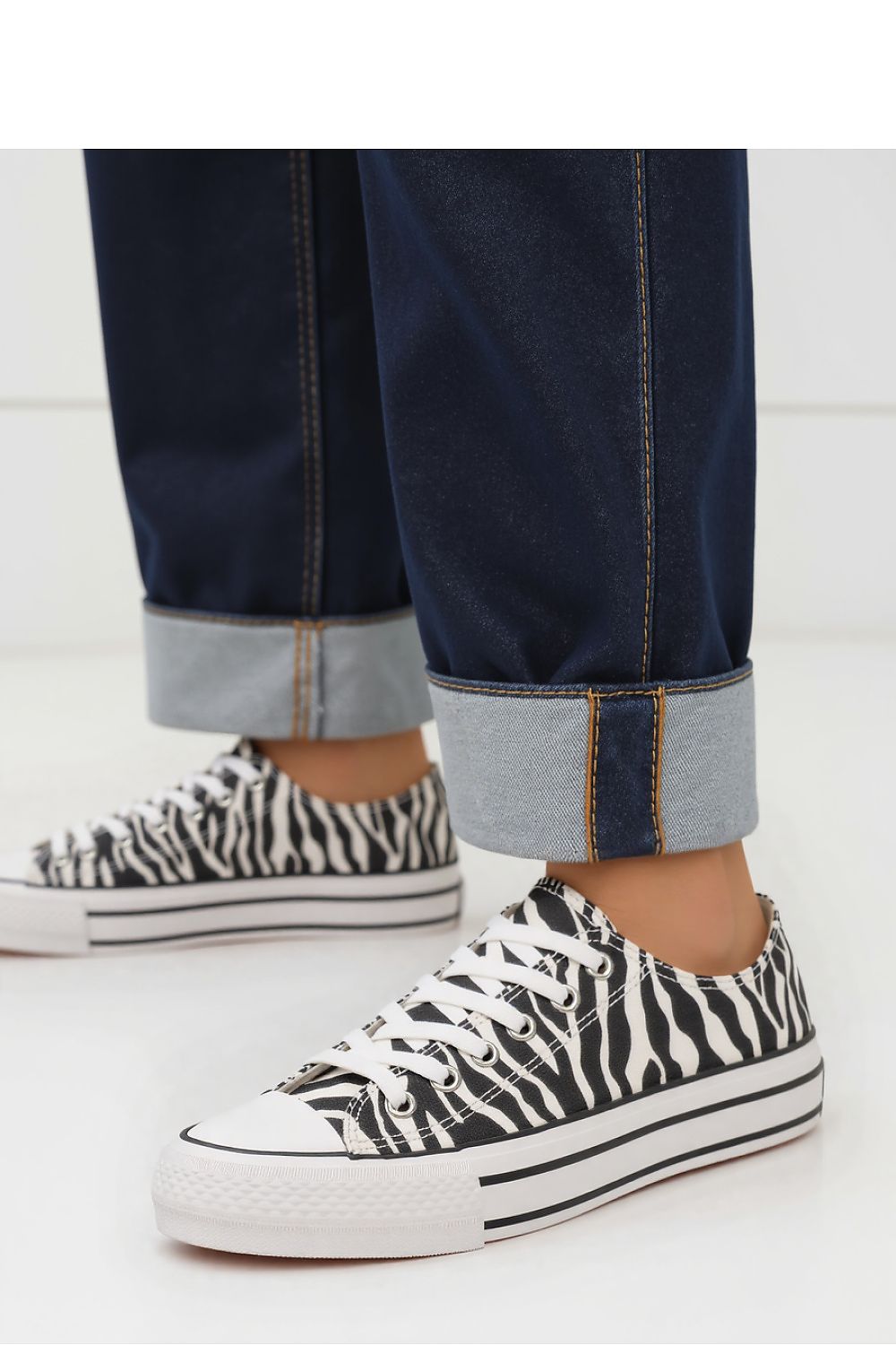 Inello Savana Zebra Sneakers - Lightweight Textile, Unique Animal Print Design for Streetwear Style