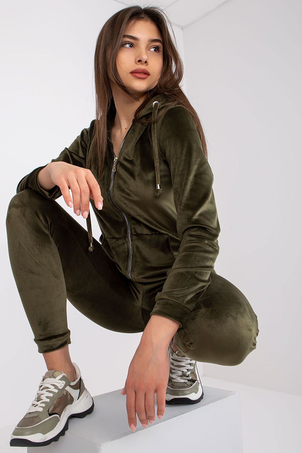Luxurious Velour Loungewear Set: Hooded Sweatshirt & Long Pants with Pockets