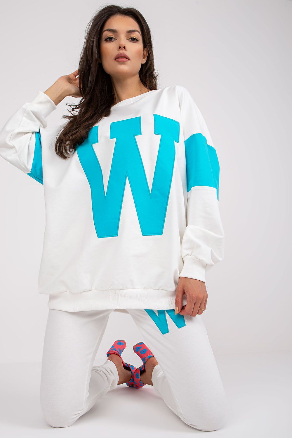 Luxury Women's Tracksuit Set - Loose Cut Sweatshirt with Tailored Pants and Cotton-Spandex Blend