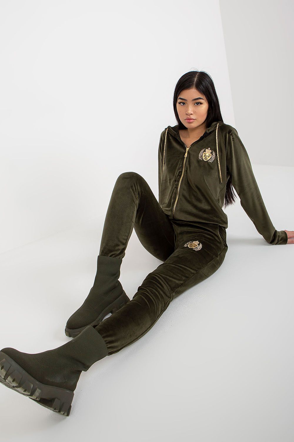 Ladies' Velour Sweatshirt And Pants Set With Embroidery - Hooded Long Sleeve And Tie-Waist Trousers