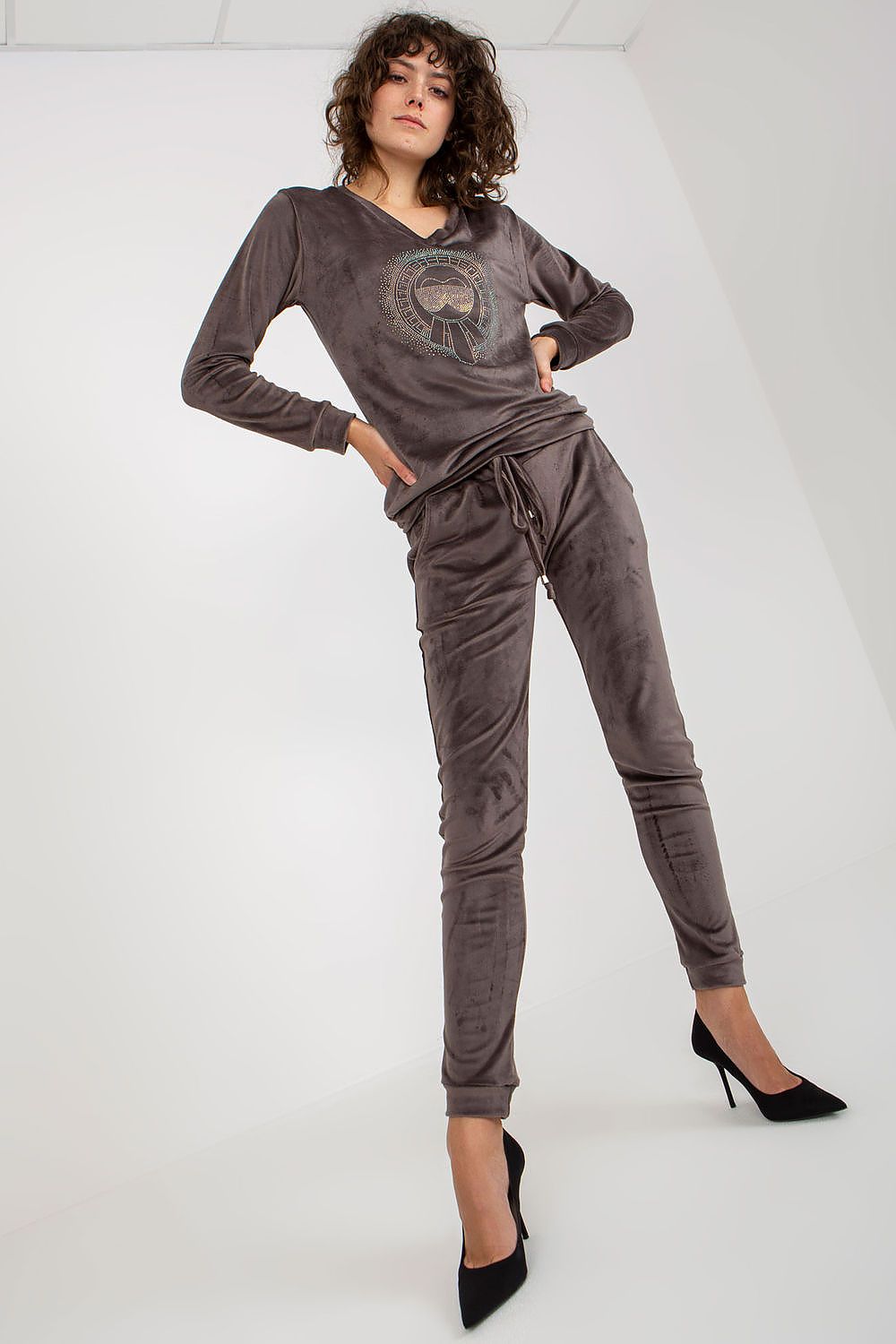 Luxury Velour Blouse And Pants Set With Heart Neckline And Tie Waist - Elegant Comfort