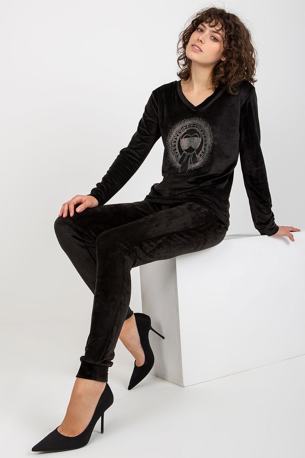 Luxury Velour Blouse And Pants Set With Heart Neckline And Tie Waist - Elegant Comfort