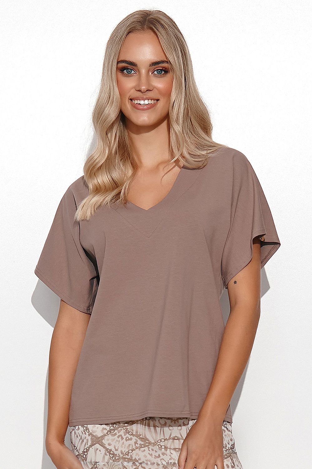 Elegant Heart Neckline Cotton Blouse for Women - Versatile Casual Style by Makadamia